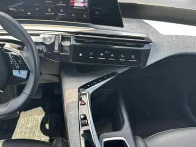 Peugeot 5008 HYBRID 145 ALLURE E-DCS6 (2025) - Photo 11