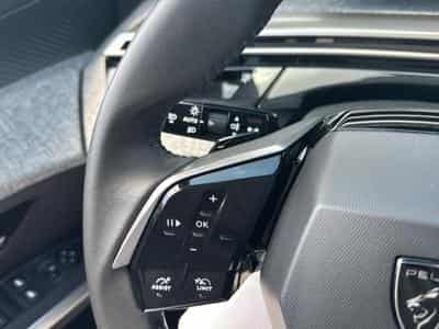 Peugeot 5008 HYBRID 145 ALLURE E-DCS6 (2025) - Photo 12