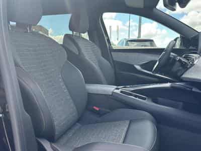 Peugeot 5008 HYBRID 145 ALLURE E-DCS6 (2025) - Photo 15