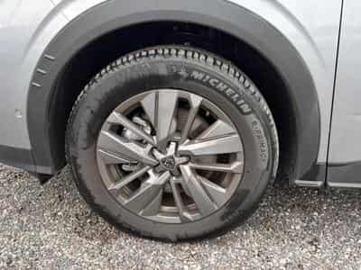 Peugeot 5008 HYBRID 145 ALLURE E-DCS6 (2025) - Foto 9