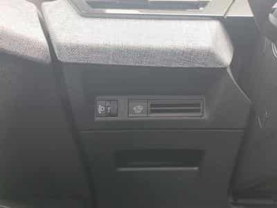 Peugeot 5008 HYBRID 145 ALLURE E-DCS6 (2025) - Photo 12