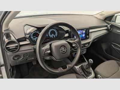 Skoda Fabia 1.0 TSI 95 CH BVM5 AMBITION (2023) - Photo 15