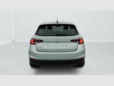 Skoda Fabia 1.0 MPI 80 CH BVM5 AMBITION (2023) - Photo 6