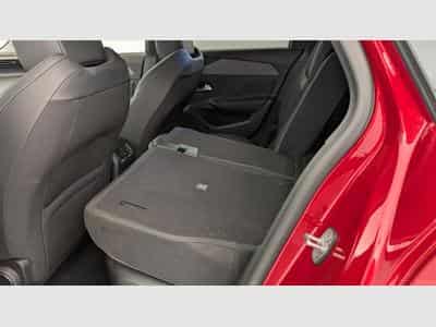 Peugeot 308 Hybrid 145 e-DCS6 Allure (2025) - Photo 12
