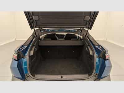 Peugeot 408 Hybrid 145 e-DCS6 Allure (2025) - Photo 11