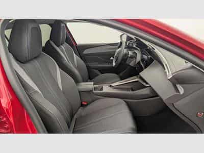 Peugeot 308 Hybrid 145 e-DCS6 Allure (2025) - Photo 9