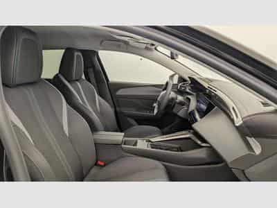 Peugeot 308 Hybrid 145 e-DCS6 Allure (2025) - Photo 9