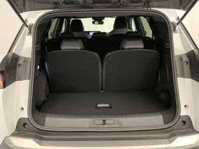 Peugeot 5008 HYBRID 145 CH E-DCS6 ALLURE (2026) - Photo 11
