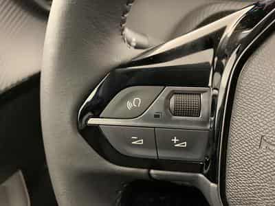 Peugeot 208 Hybrid 110 ch e-DCS6 Allure (2026) - Photo 13