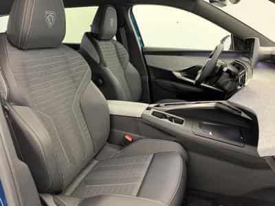 Peugeot 5008 Hybrid 145 e-DCS6 GT (2025) - Photo 9