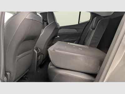 Peugeot 408 Hybrid 145 e-DCS6 Allure (2025) - Foto 12