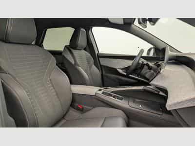 Peugeot 3008 Hybrid 136 e-DCS6 Allure (2024) - Photo 9