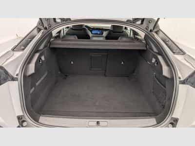 Peugeot 408 Hybrid 136 e-DCS6 Allure (2024) - Photo 11