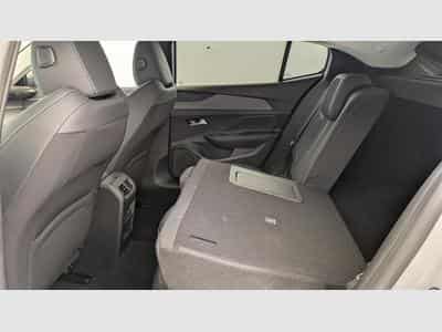 Peugeot 408 Hybrid 136 e-DCS6 Allure (2024) - Photo 12