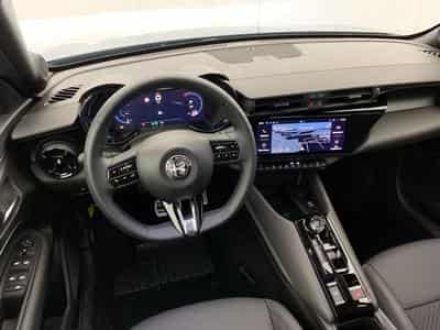 Alfa-Romeo Junior 1.2 Ibrida 145 ch e-DCT6 Ti (2026) - Photo 15