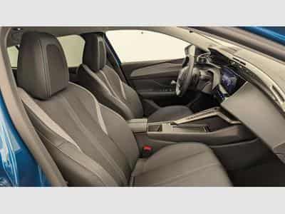 Peugeot 408 Hybrid 136 e-DCS6 Allure (2025) - Photo 9