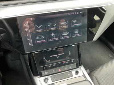 Audi e-tron Advanced (2023) - Photo 11