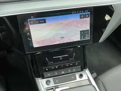 Audi e-tron Advanced (2023) - Photo 9