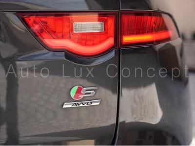 Jaguar F-Pace 30d S AWD (2018) - Photo 11