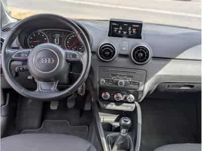 Audi A1 SB 1.0 TFSI S-LINE (2018) - Photo 7