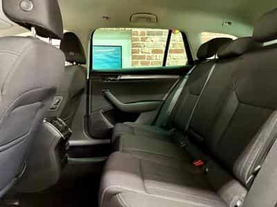Skoda Superb Superb Combi 2.0 150cv STYLE Navig/SiègCh/ClimaA (2023) - Photo 6