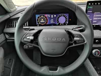 Skoda Superb 2.0 TDI 142kW 4x4 Selection (2025) - Photo 6