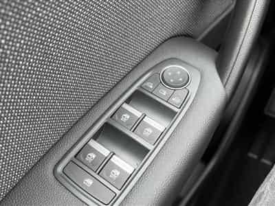 Renault CAPTUR II 1.8 E-TECH FULL HYBRID 160 TECHNO (2026) - Photo 11
