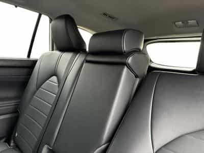 Toyota Highlander . (2023) - Photo 11