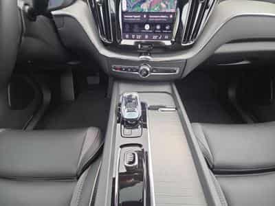 Volvo XC60 T6 Plus Dark / Hybride KIT HIVER (2025) - Photo 11