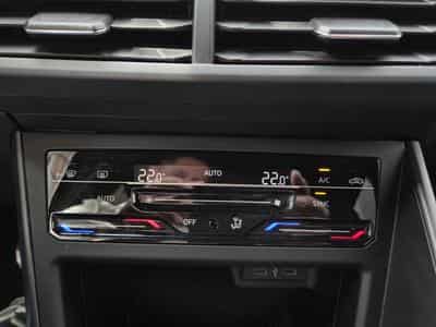 VW Polo TSI R-LINE 95CV (2023) - Photo 14