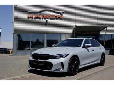 BMW 330 330e Aut. Pack M 19" HuD pack Innovation Driving Assistant (2024) - Photo 1
