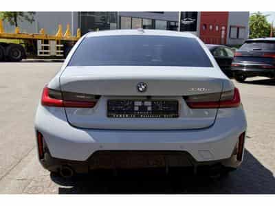 BMW 330 330e Aut. Pack M 19" HuD pack Innovation Driving Assistant (2024) - Photo 3