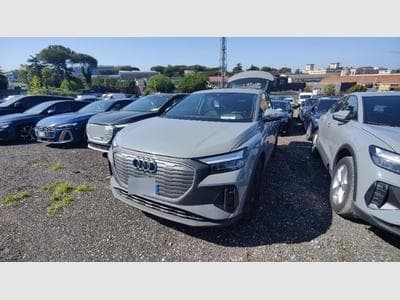 Audi Q4 e-tron Standard (2024) - Photo 1