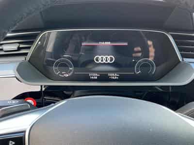 Audi e-tron Standard (2022) - Foto 8