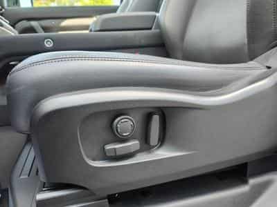 Land-Rover Defender 90 D250 TOIT OUVRANT CARPLAY CAMERA 360 CUIR (2022) - Photo 14