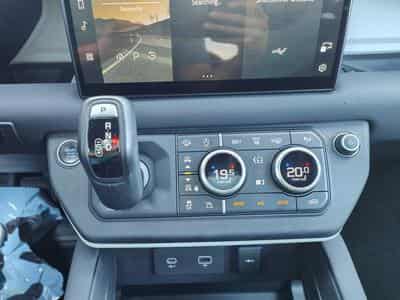 Land-Rover Defender 90 D250 TOIT OUVRANT CARPLAY CAMERA 360 CUIR (2022) - Photo 15