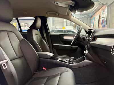 VOLVO XC40 XC40 D4 2.0 190cv Auto AWD MOMENTUM (2020) - Photo 8