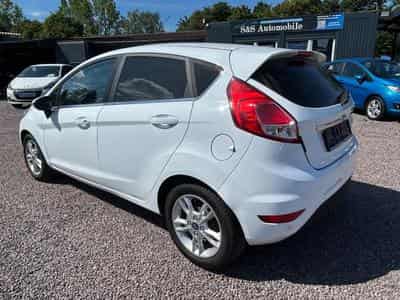 Ford Fiesta Fiesta Titanium 1.6 TDCi *Navi*SHZ*PDC*Euro5* (2014) - Photo 6