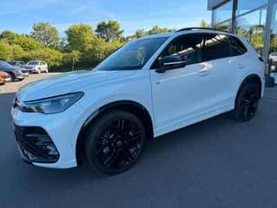 VW Tiguan Tiguan 2.0TSI 4Motion R-Line Pano AHK 20" Black (2024) - Photo 1