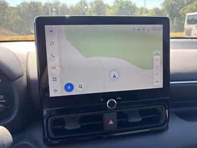 Toyota Yaris IV (2024) - Foto 13