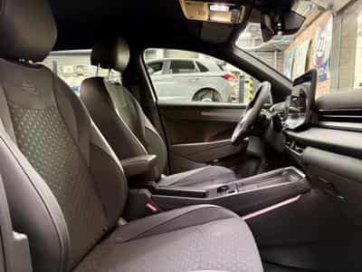 VW T-Roc T-Roc 1.5 eTSI 150cv Hyb-Ess R-LINE (2026) - Foto 8