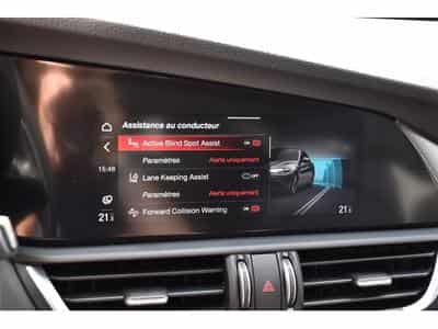 Alfa-Romeo Giulia 2.0 T Sprint ATX CUIR MEMO GPS ACC LANE SIDE CAM (2021) - Photo 14