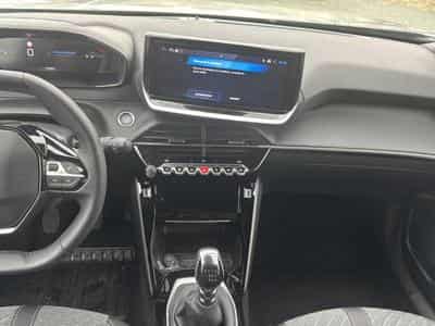 Peugeot 2008 1.2 100 ALLURE (2025) - Photo 11