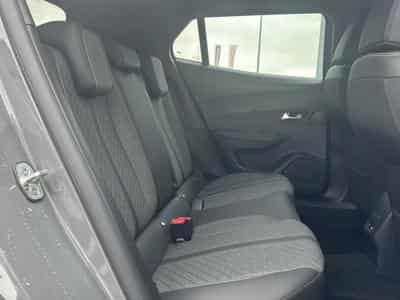 Peugeot 2008 1.2 100 ALLURE (2025) - Photo 14