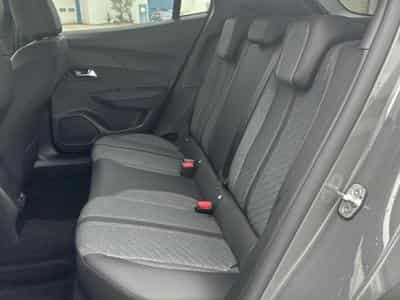 Peugeot 2008 1.2 100 ALLURE (2025) - Photo 15