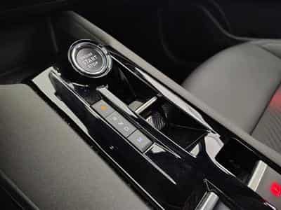 Alfa-Romeo Junior 1.2 Turbo Hybrid Ibrida Speciale (2025) - Photo 12