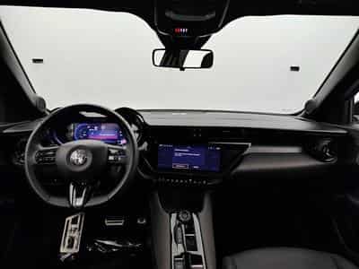 Alfa-Romeo Junior 1.2 Turbo Hybrid Ibrida Speciale (2025) - Photo 8