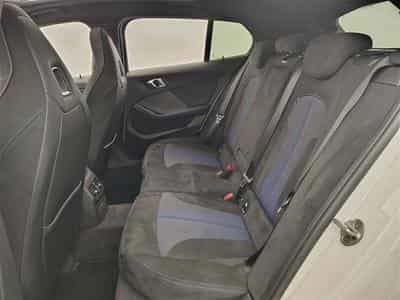 BMW 118 118iA Pack M NAVI / FULL LED / ALCANTARA / PANO (2024) - Foto 13