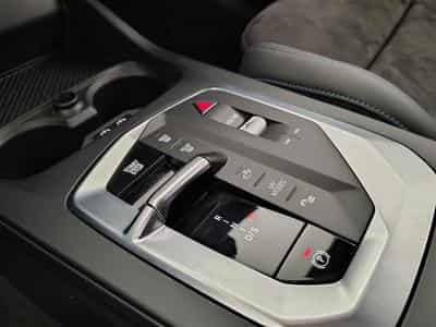 BMW 120 120i **AUTO/PACK M/FULL LED/ALCANTARA/NAVI/CAMERA** (2025) - Photo 12