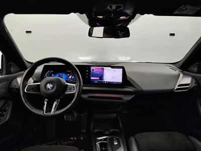 BMW 120 120i **AUTO/PACK M/FULL LED/ALCANTARA/NAVI/CAMERA** (2025) - Photo 8